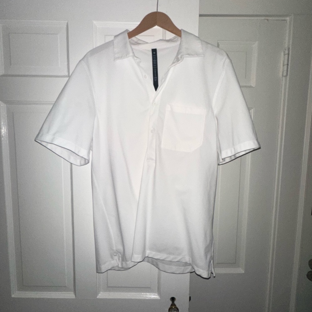 Lululemon White Shirt Men’s 
Short-Sleeve